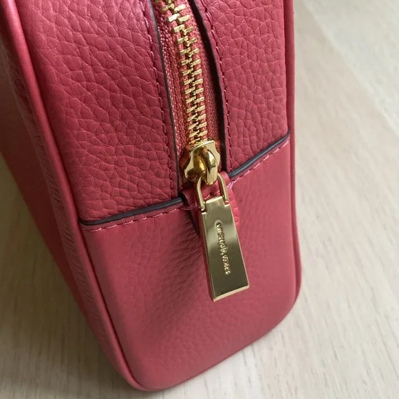 EUC Michael Kors Jet Set Charm Large Zip Travel Pouch, light berry sorbet